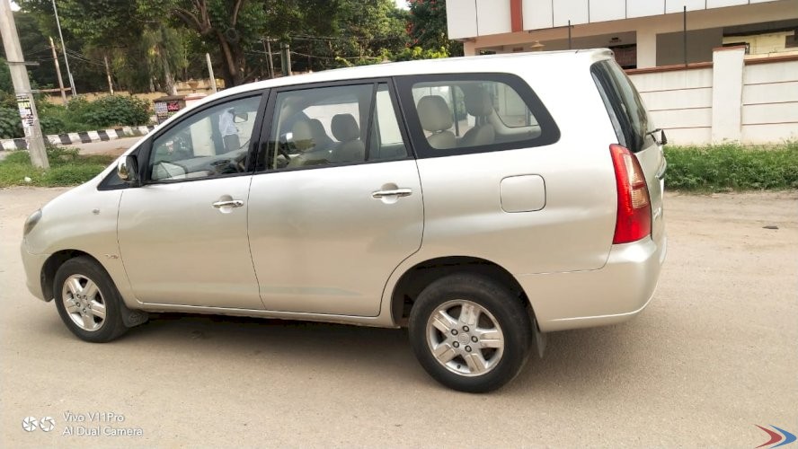 Toyota Innova 2007 V version in excellent condition